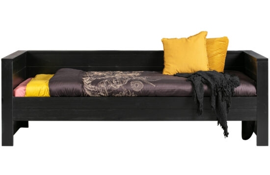 Hoorns Černá dřevěná dětská postel Koben 90 x 200 cm
