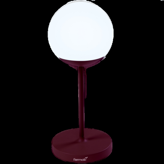 Třešňově červená venkovní LED lampa Fermob MOOON! 63 cm